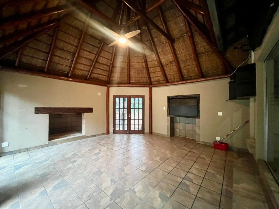 5 Bedroom Property for Sale in Safari Gardens North West